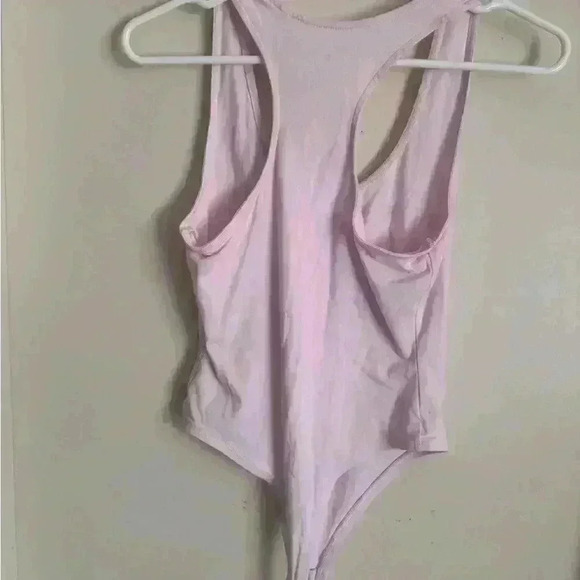 Size small guess  bodysuit - Picture 4 of 4